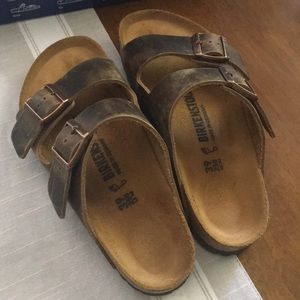 Size 39 regular Birkenstock oiled leather Arizona